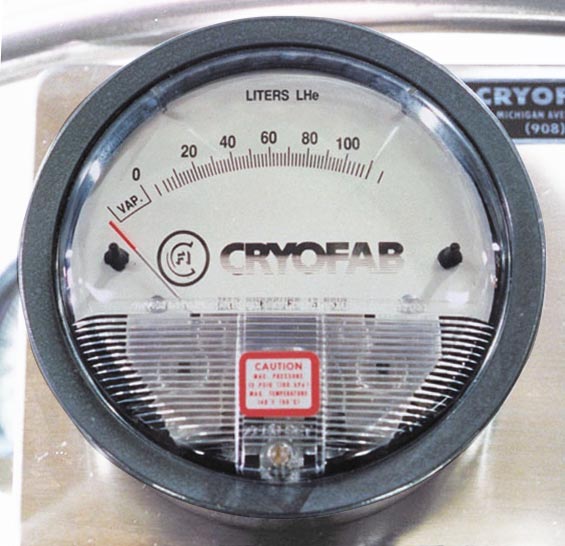 differential pressure level gauge for liquid helium dewar
