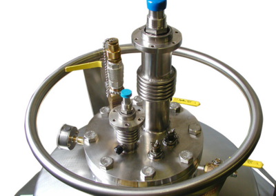 custom liquid helium vessel