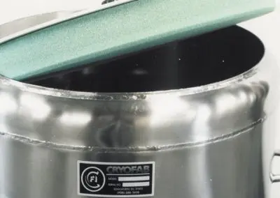 optional foam insulated lid for cryogenic dewar