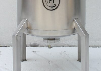 optional legs for cryogenic container