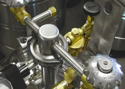 removable manifold option for cryogenic tank