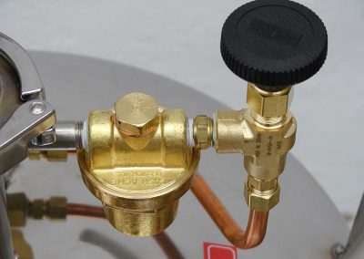 self-pressurizing system option for vacuum insulated dewar
