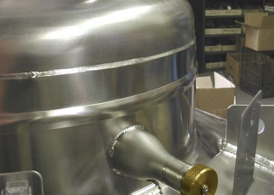 optional vacuum withdrawal valve for cryogenic tank
