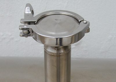 extra access port for cryogenic tank