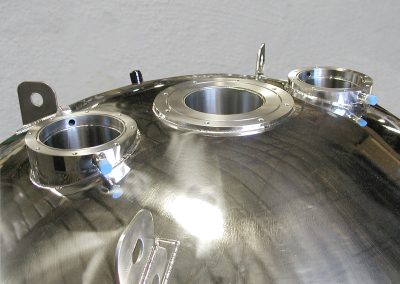 multiple neck option for liquid helium dewar